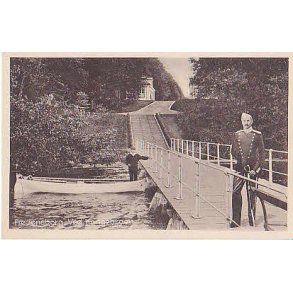 Kong Christian X ved Kongebroen - Fredensborg.