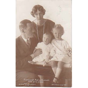 Prinseparret Axel av Danmark med sine sønner.