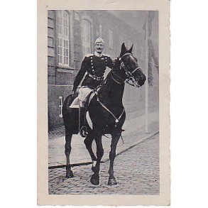 Kong Christian X til Hest . S.F.