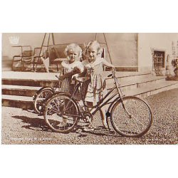 Prinsesserne Ragnhild og Astrid.  - Abel 69