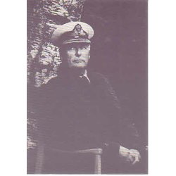 Kong Olav V. foran Kongsbjrka i Molde.