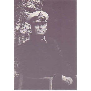 Kong Olav V. foran Kongsbjrka i Molde.