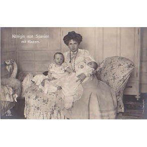 K&oslash;nigin von Spanien mit Kindern.