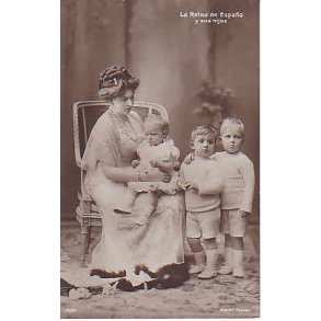La Reina de Espana y sus hijos