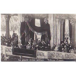 La grande Rivista militare - Tribuna d&acute;&oacute;nore