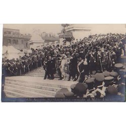 Gli Augusti Sposi rendono omaggio al Milte Ignoto.