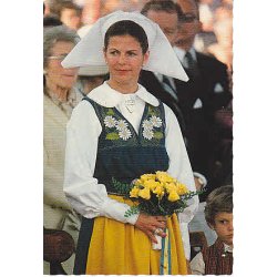 Drottning Silvia i Sverigedragt.