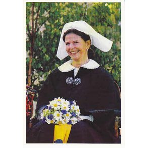 Drottning Silvia i Sverigedragt.