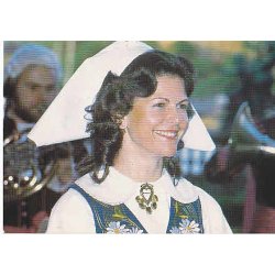 Drottning Silvia i Sverigedragt.