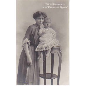 Kronprinsessan med Prinsessan Ingrid.