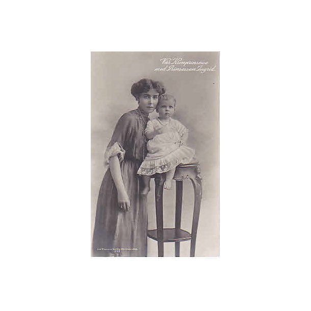 Kronprinsessan med Prinsessan Ingrid.