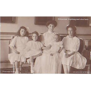 Prinsessan Ingeborg. med sina barn.