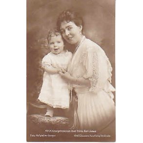 Kronprinsessan med Prins Carl Johan.