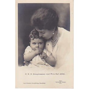 Kronprinsessan med Prins Carl Johan.