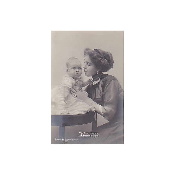 Kronprinsessan med Prinsessan Ingrid.