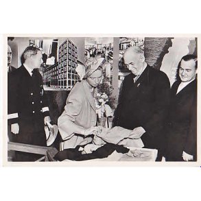 Prinsessan Sibylla p&aring; Bor&aring;sm&aelig;ssan 1949.