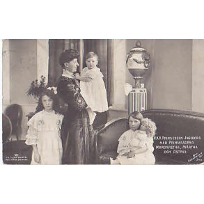 Prinsessan Ingeborg. med sina barn.