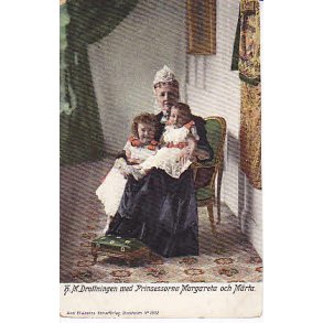 Drottning Sophie med Margareta och Marta.