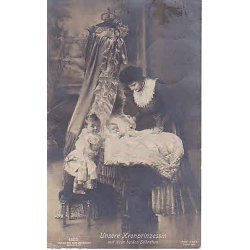 Unsere Kronprinzessin Mit ihren beiden Shnchen.