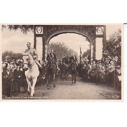 Kong Christian X rider over Gr&aelig;nsen A.Th.