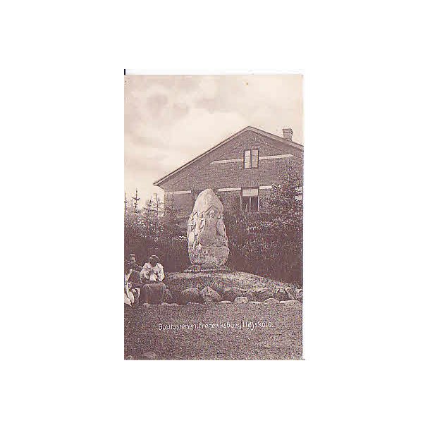 Bautastenen ved Frederiksborg Hjskole K.G.21582