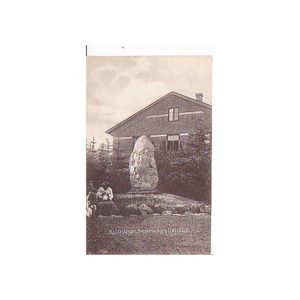 Bautastenen ved Frederiksborg Hjskole K.G.21582