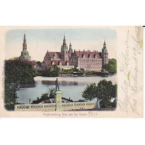 Frederiksborg Slot set fra Torvet.u/n