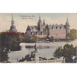 Frederiksborg Slot set fra Torvet.H. u/n