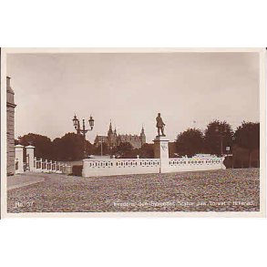 Fr.VII s Statue på Torvet Hillerød- P.H.u/n