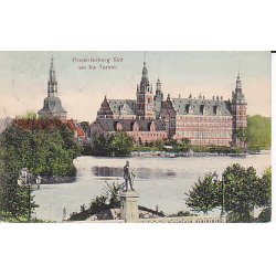 Frederiksborg Slot set fra Torvet - F.H.u/n