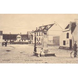 Drag&oslash;r- Torvet med Milep&aelig;len -C.S.17941