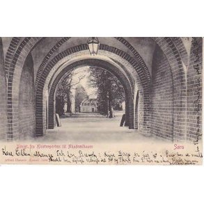 Sorø - Udsigt fra Klosterporten til Akademihaven.