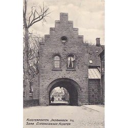 Klosterporten. Indgang til Sor&oslash; Cistercienser Kl.