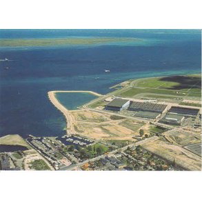 Kunstig Halv&oslash; ved &Oslash;resundskysten. &Oslash;.U. u/n