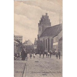 N&aelig;stved - &Oslash;stergade med Sct.Mortens Kirke.