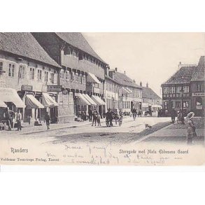 Randers - Storegade med Niels Ebbesens Statue -