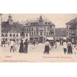 Randers - Raadhustorvet og Niels Ebbesens Statue -