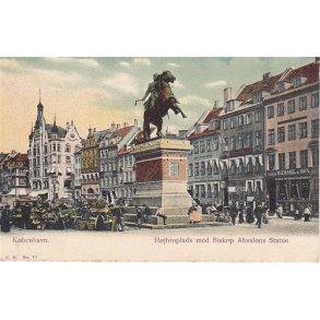 H&oslash;jbroplads med Biskop Absalons Statue - C.R.