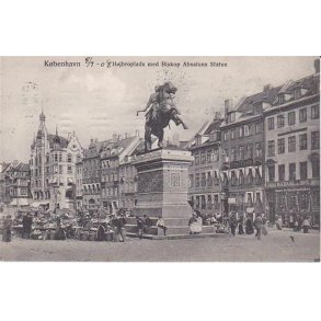 H&oslash;jbroplads med Biskop Absalons Statue - C.R.