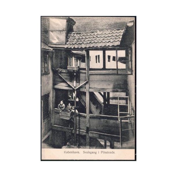K&oslash;benhavn - Svalegang i Pilestr&aelig;de. F.B. 520
