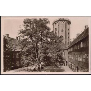 K&oslash;benhavn - Regensgaarden med den gamle Lind.
