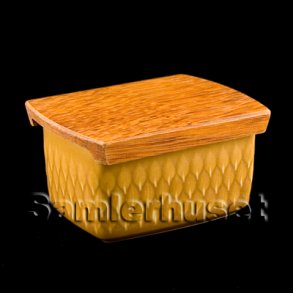 Relief Sm�rboks med Tr�l�g - Quistgaard design.