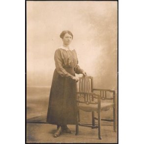 Fotokort Ukendt - Dame i Naaby? - Brugt