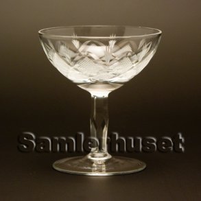 Wien Antik Likrglas. H:82 mm.