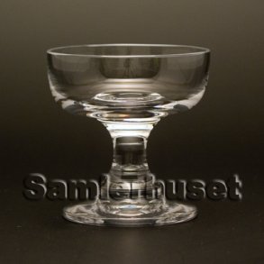 Almue, hvid Likrglas. H:65 mm.