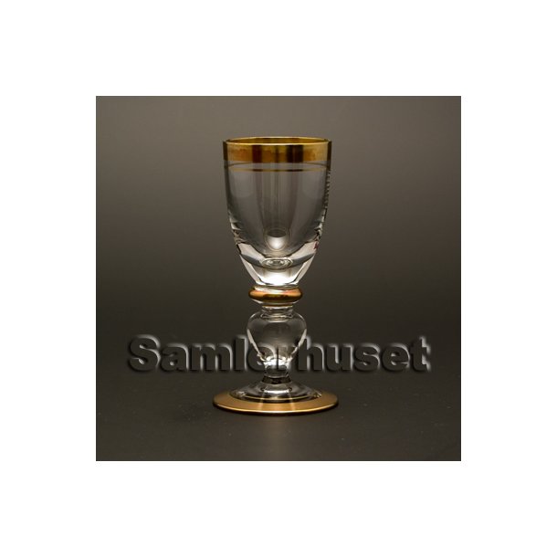 Gyldenholm Rdvinsglas. H:16,2 cm.