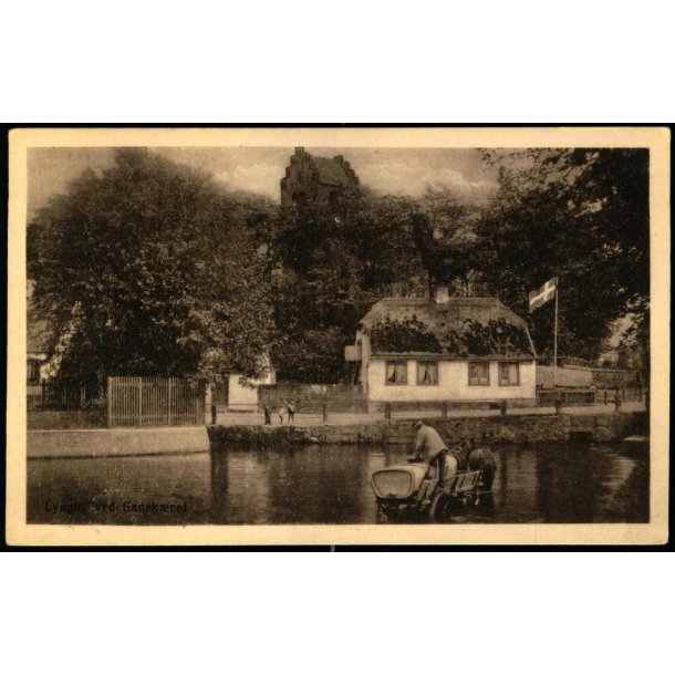 Lyngby - Ved Gadek&aelig;ret - Knud Henriksens Bogh. 47806