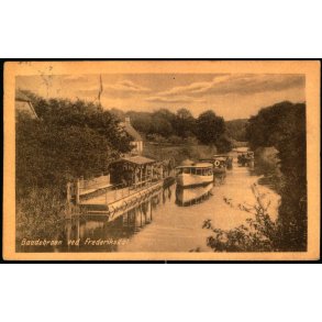 Baadebroen ved Frederiksdal - C.G. Petersen u/n