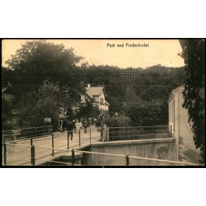 Parti ved Frederiksdal - Knackstedt & N&auml;ther Imp.