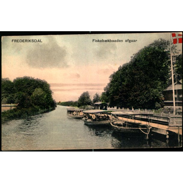 Frederiksdal - Fiskeb&aelig;kbaaden afgaar - Peter Alstrup 7355